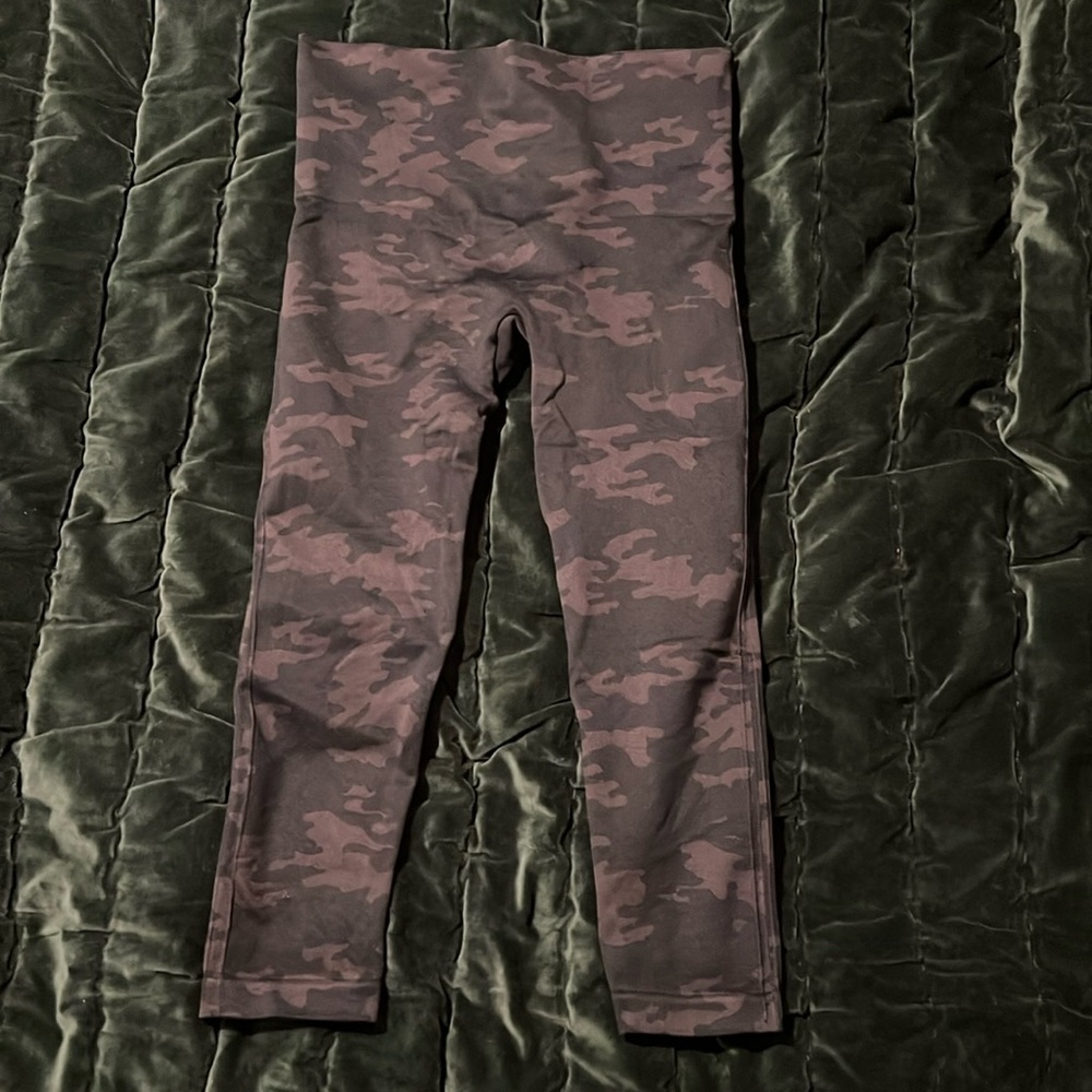 Spanx grey camo cropped leggings